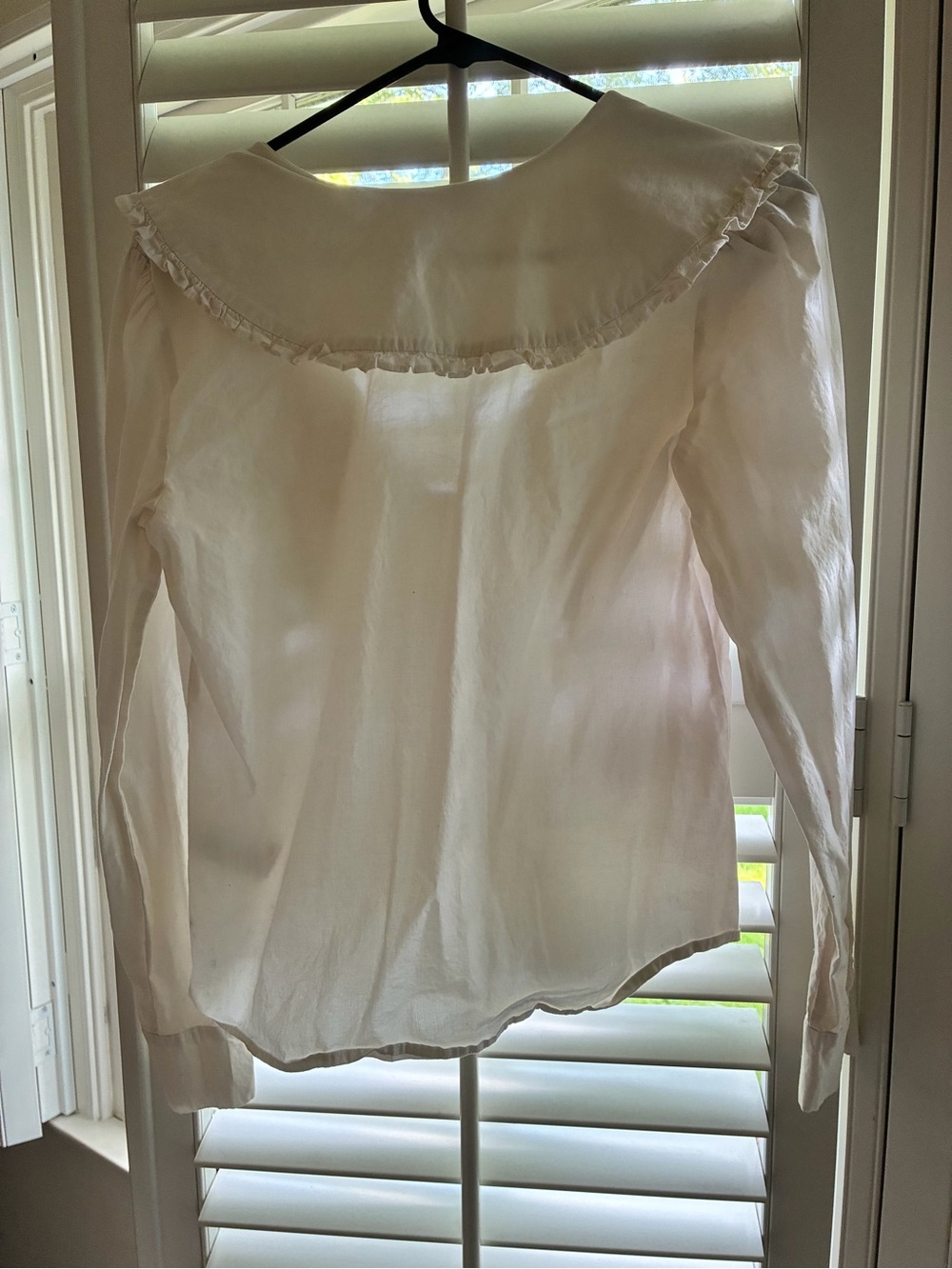 Wayf White Ruffle-Trim V-Neck Button Blouse - Picture 8 of 8